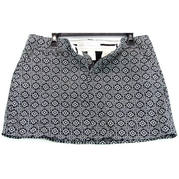 Abstract Black White Short Mini Skirt - Picture 2 of 3